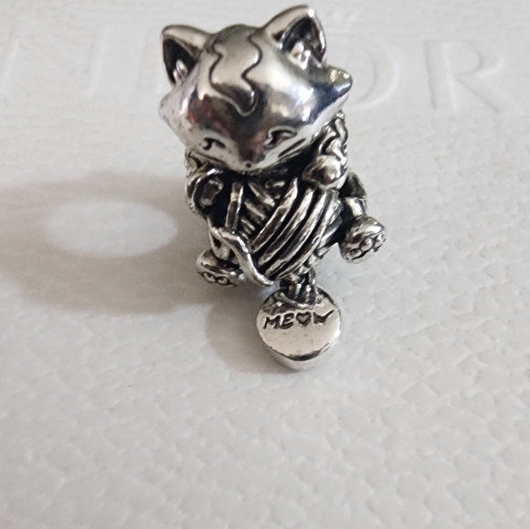 Pandora Kitten & Yarn Ball Charm - Picture 4 of 10